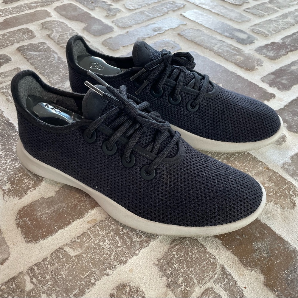 Allbird tree runners. Size 8 men’s. Navy blue